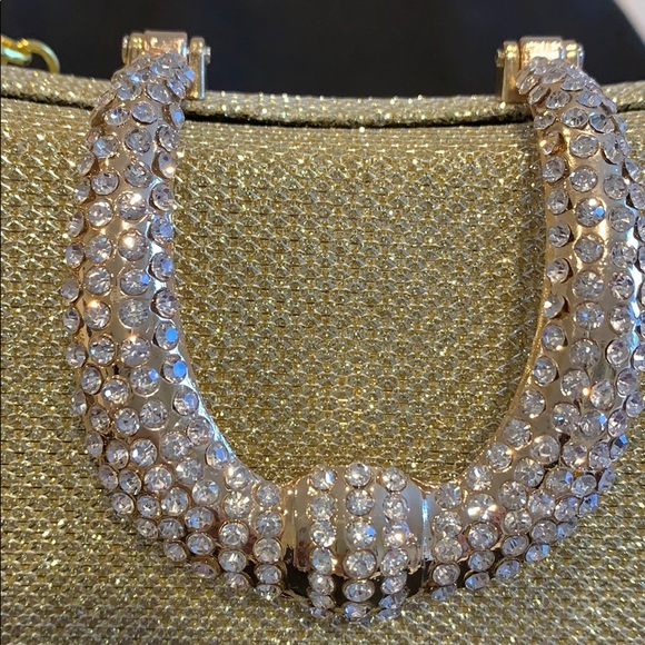 CLUTCH - Picture 2 of 5